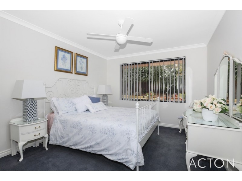 11 The Ridge, Halls Head WA 6210