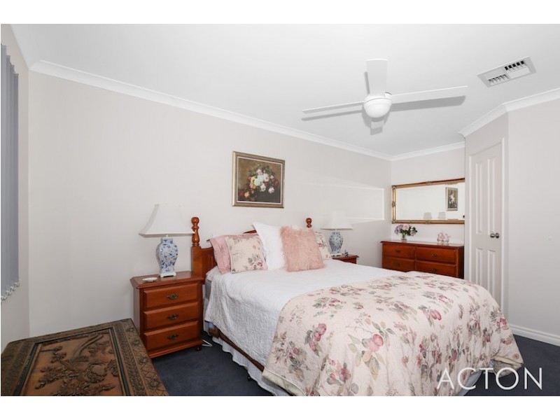 11 The Ridge, Halls Head WA 6210