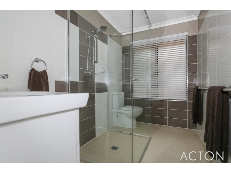 11 The Ridge, Halls Head WA 6210