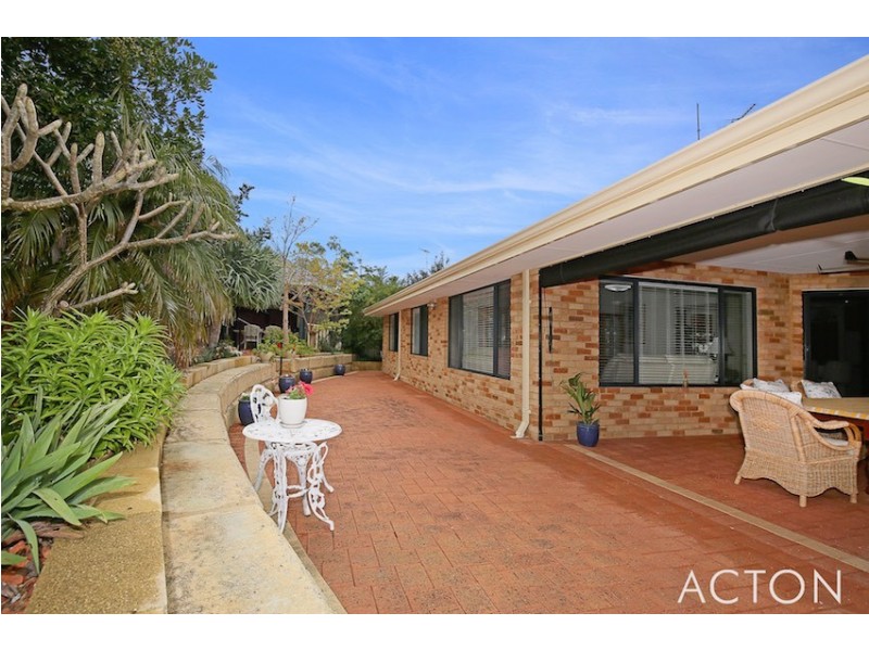 11 The Ridge, Halls Head WA 6210