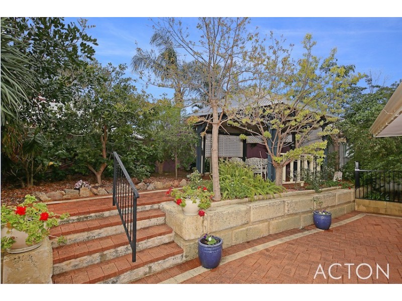 11 The Ridge, Halls Head WA 6210