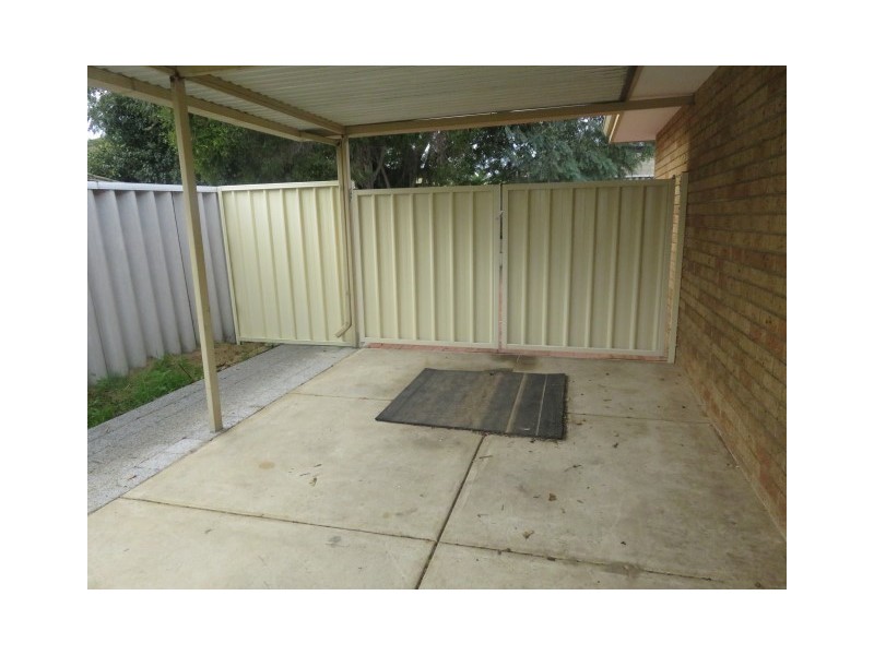 7 Leeton Court, Halls Head WA 6210