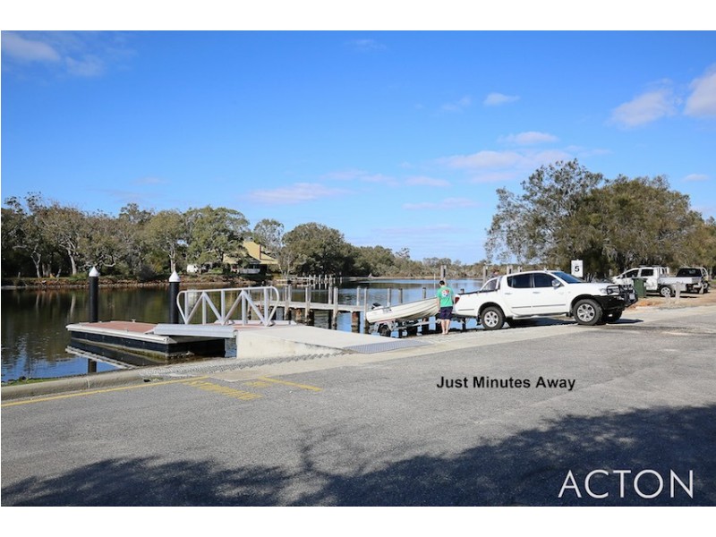 12 Casula Avenue, Coodanup WA 6210