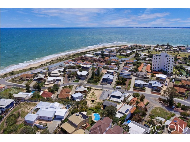 15C Valley Road, Halls Head WA 6210