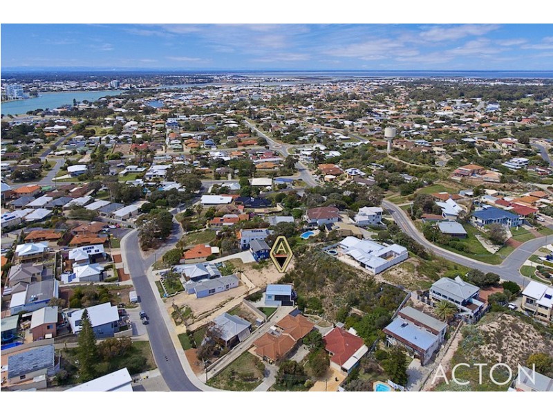 15C Valley Road, Halls Head WA 6210