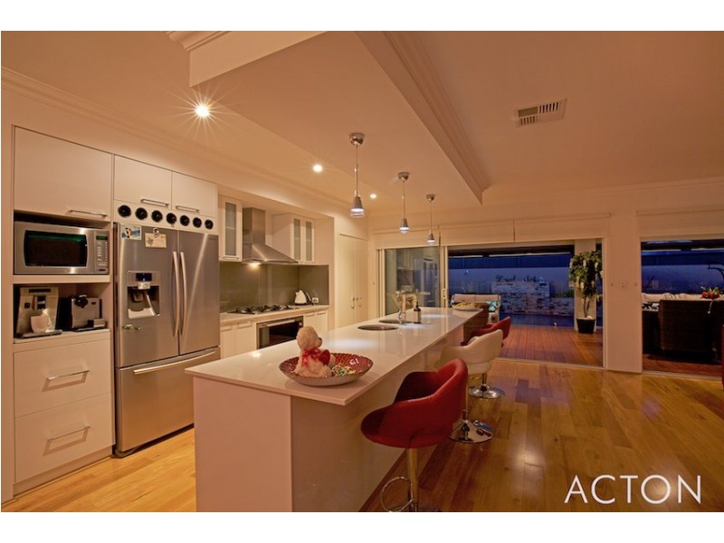 28 Solandri Turn, Halls Head WA 6210