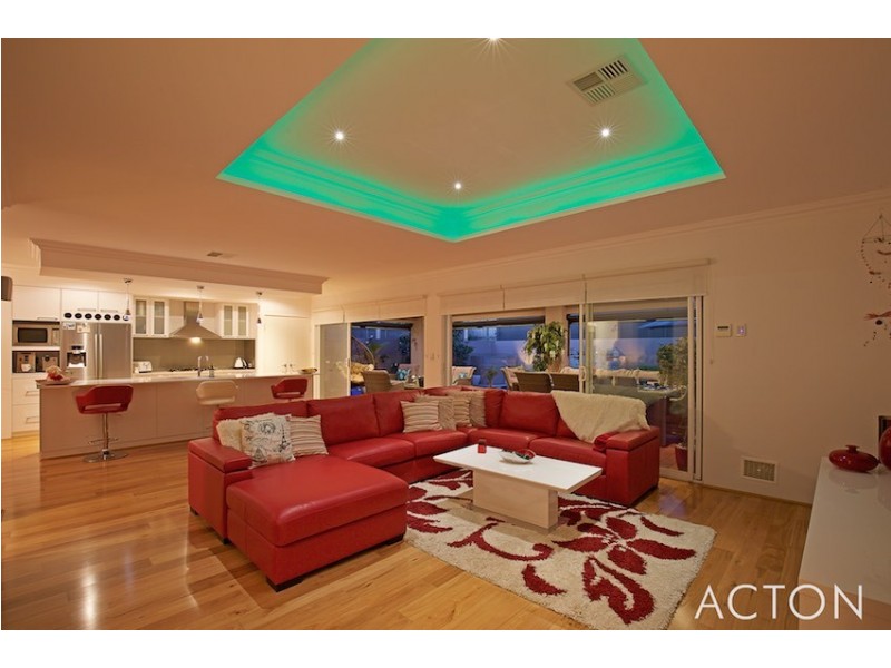 28 Solandri Turn, Halls Head WA 6210