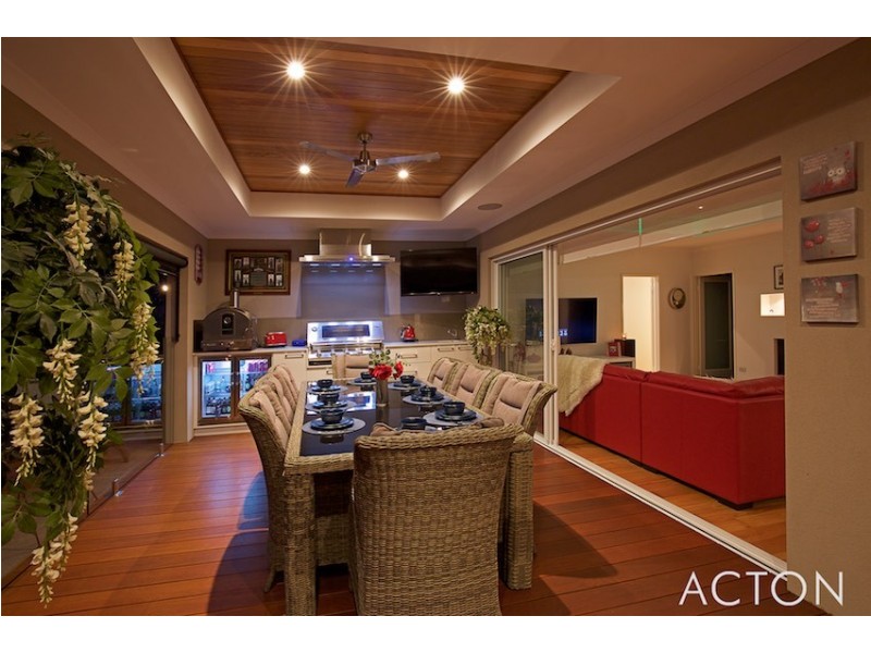 28 Solandri Turn, Halls Head WA 6210