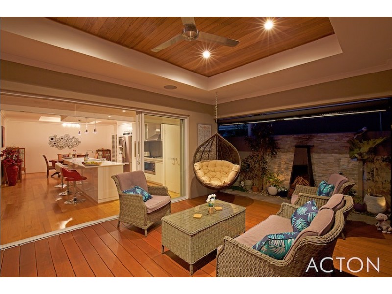 28 Solandri Turn, Halls Head WA 6210