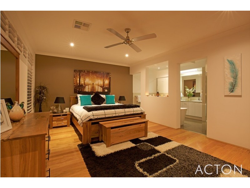 28 Solandri Turn, Halls Head WA 6210