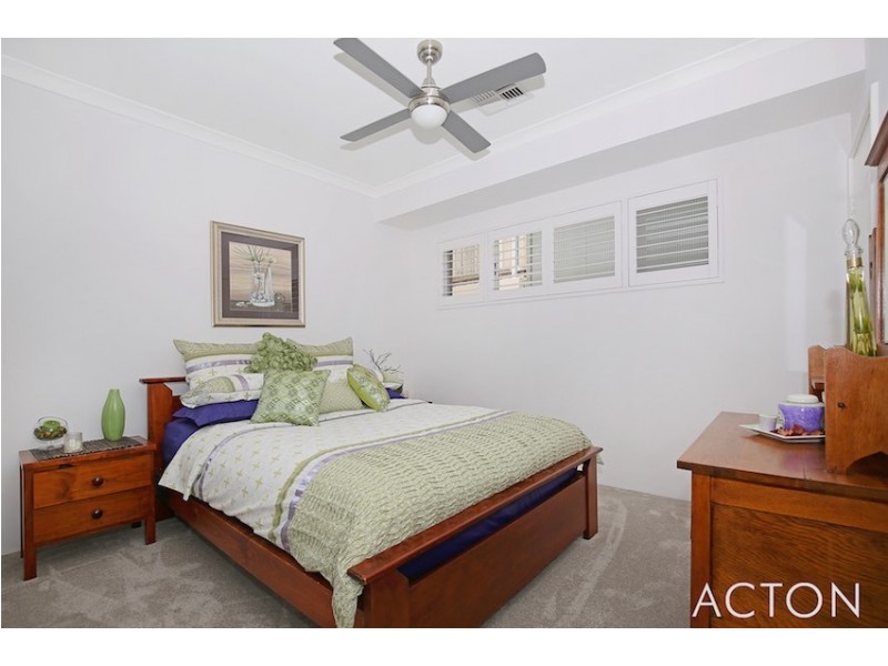 28 Solandri Turn, Halls Head WA 6210