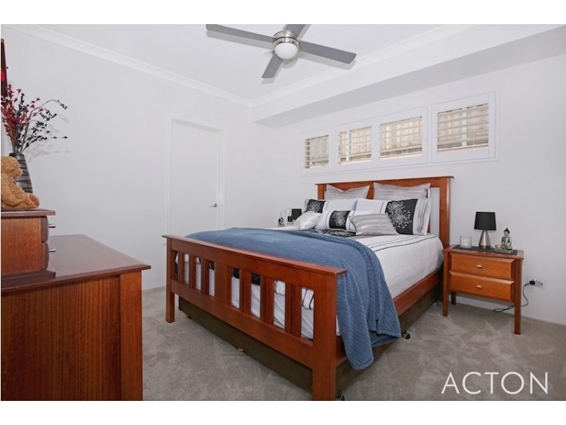 28 Solandri Turn, Halls Head WA 6210