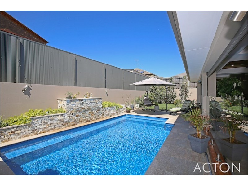 28 Solandri Turn, Halls Head WA 6210