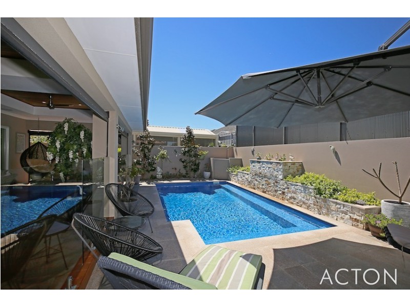 28 Solandri Turn, Halls Head WA 6210