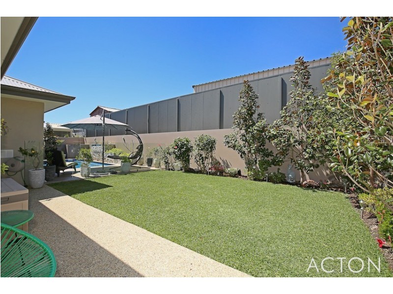 28 Solandri Turn, Halls Head WA 6210