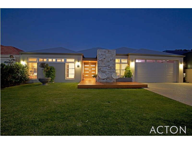 28 Solandri Turn, Halls Head WA 6210