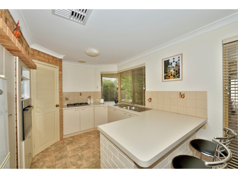 15 Portmarnock Circle, Halls Head WA 6210