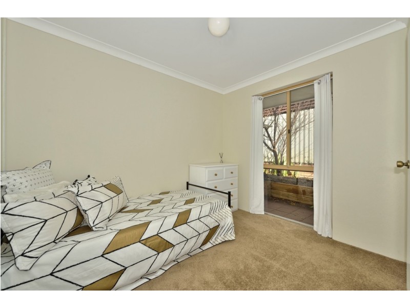 15 Portmarnock Circle, Halls Head WA 6210