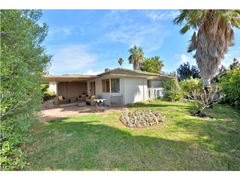 15 Portmarnock Circle, Halls Head WA 6210