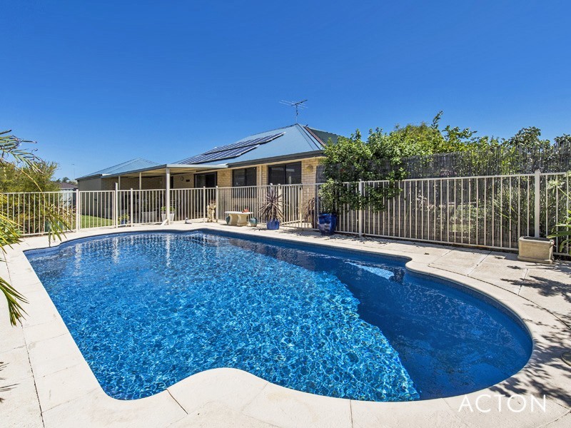 11 Boardwalk Boulevard, Halls Head WA 6210