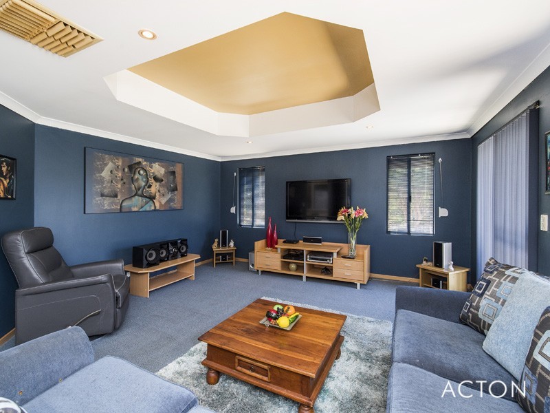 11 Boardwalk Boulevard, Halls Head WA 6210