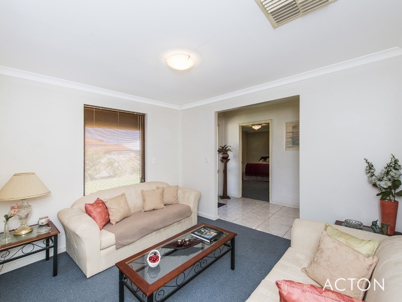 11 Boardwalk Boulevard, Halls Head WA 6210