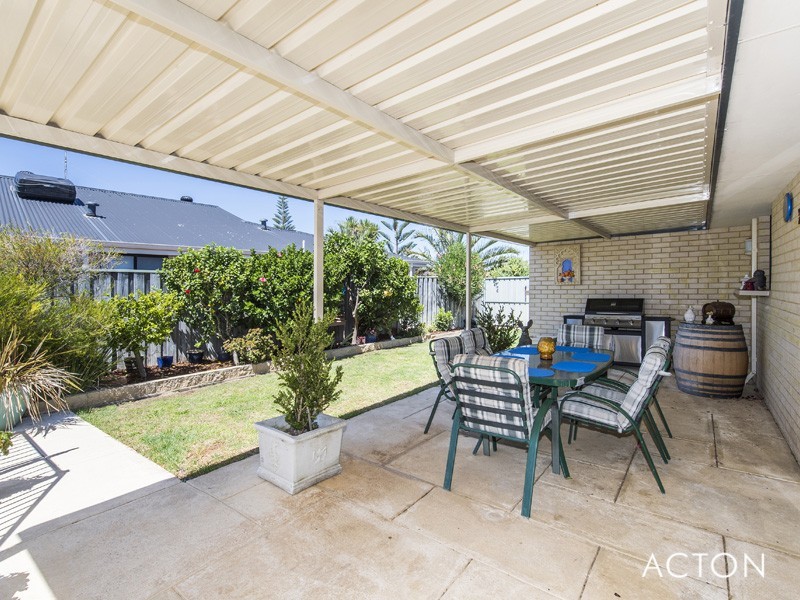 11 Boardwalk Boulevard, Halls Head WA 6210