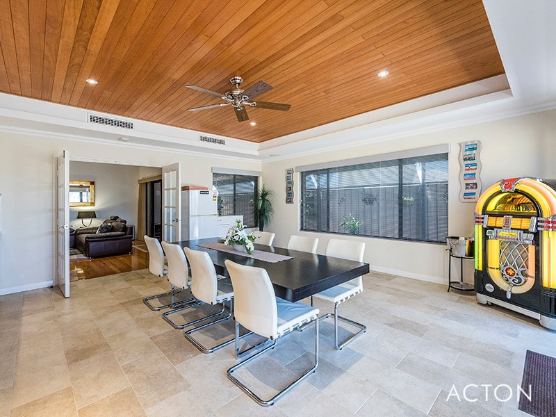 96 Boardwalk Boulevard, Halls Head WA 6210