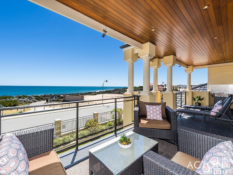 96 Boardwalk Boulevard, Halls Head WA 6210