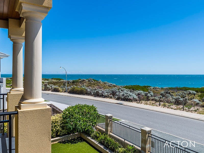 96 Boardwalk Boulevard, Halls Head WA 6210