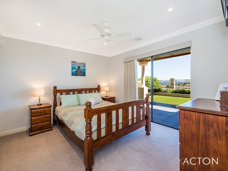 96 Boardwalk Boulevard, Halls Head WA 6210