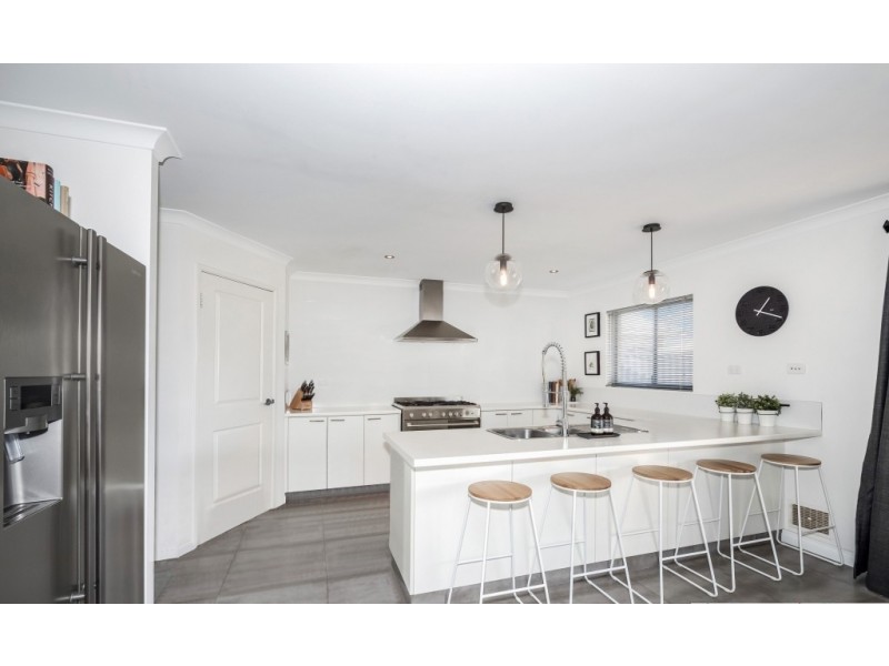 29 Clearwater Way, Singleton WA 6175