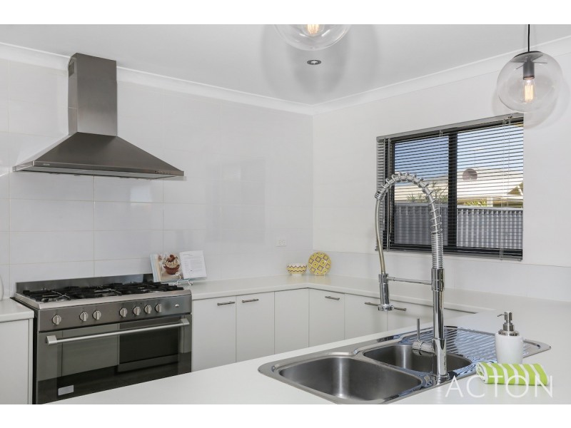 29 Clearwater Way, Singleton WA 6175