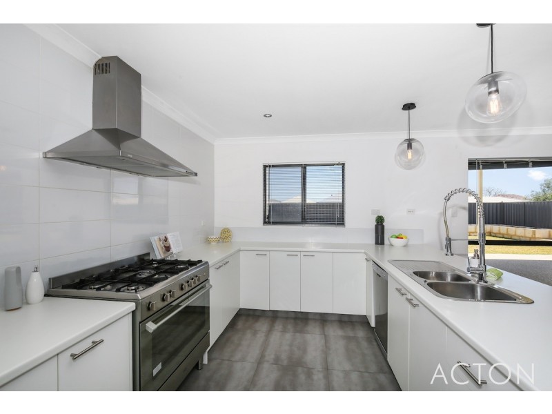 29 Clearwater Way, Singleton WA 6175