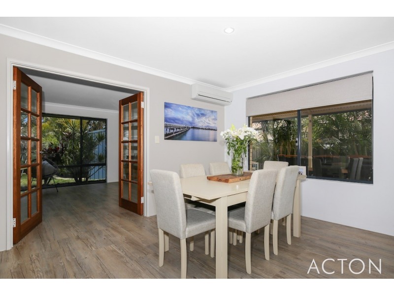 8 Seaforth Drive, Halls Head WA 6210