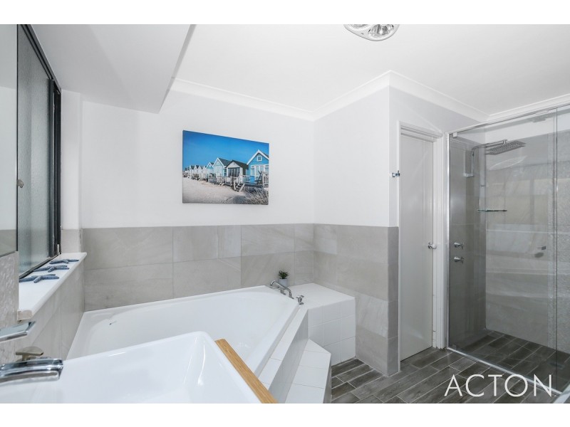 8 Seaforth Drive, Halls Head WA 6210