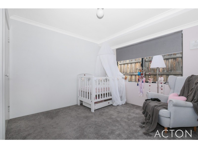 8 Seaforth Drive, Halls Head WA 6210