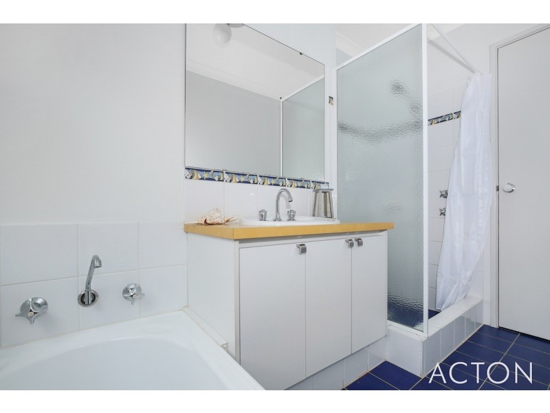 8 Seaforth Drive, Halls Head WA 6210