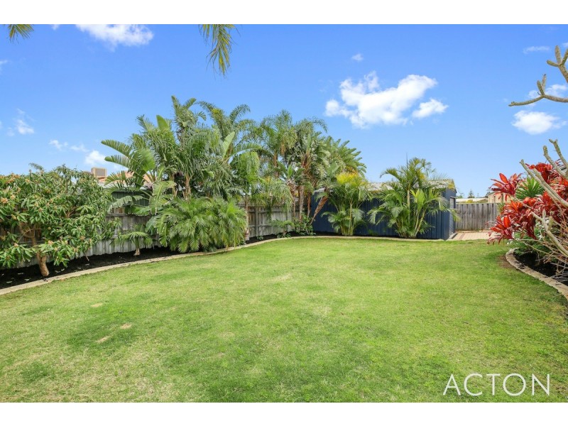 8 Seaforth Drive, Halls Head WA 6210