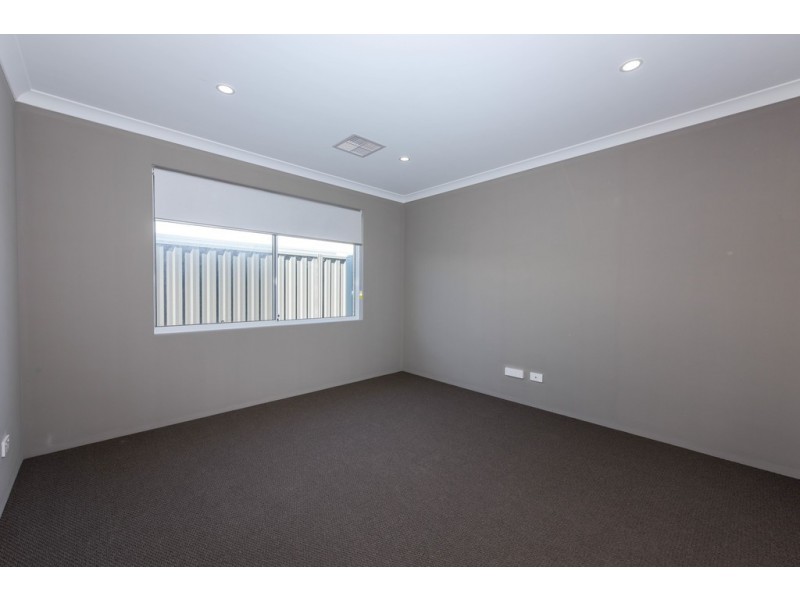 12 Pardalote Way, Erskine WA 6210