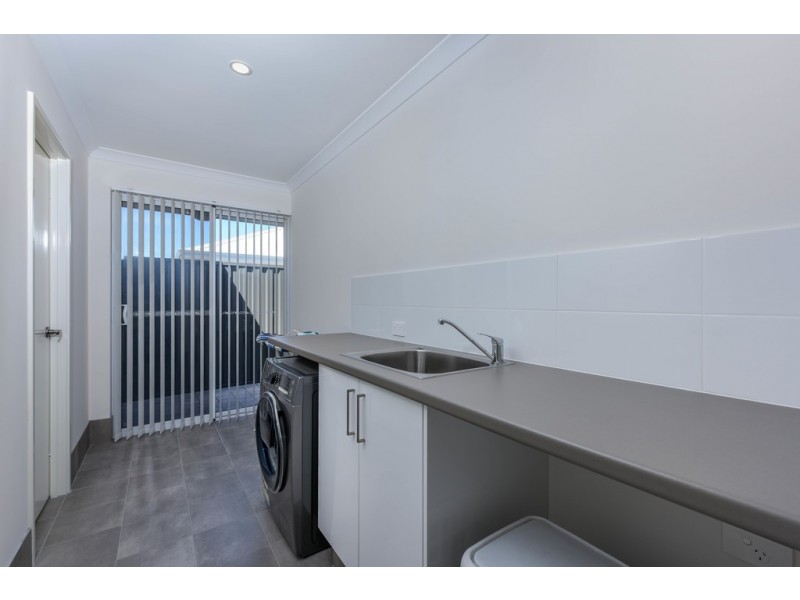 12 Pardalote Way, Erskine WA 6210