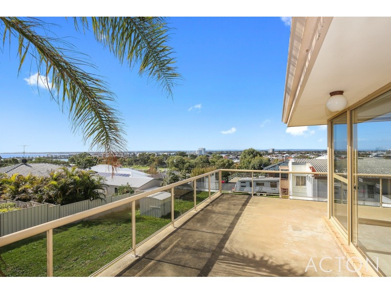 3 Muir Place, Halls Head WA 6210