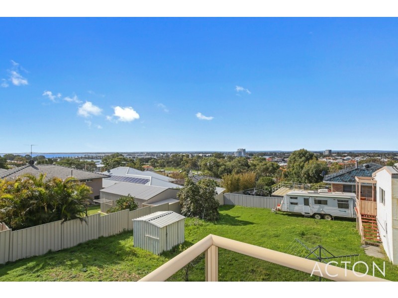 3 Muir Place, Halls Head WA 6210