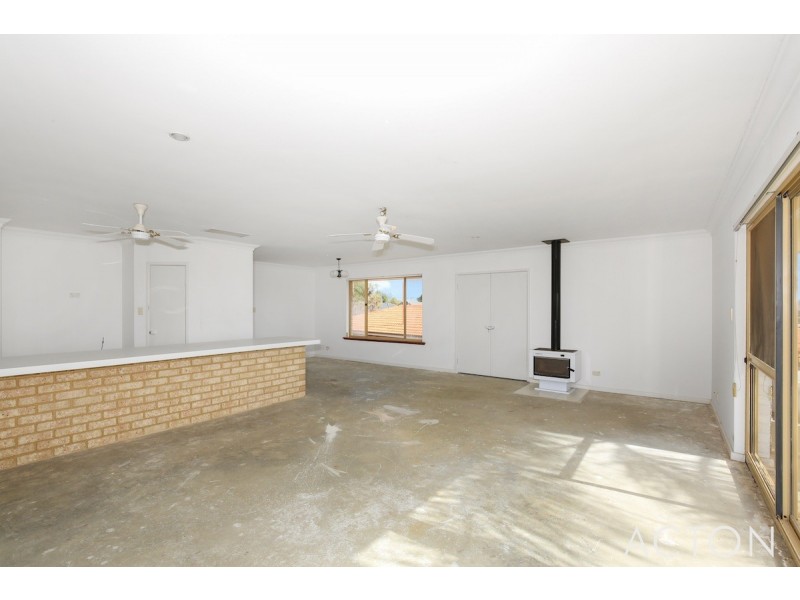 3 Muir Place, Halls Head WA 6210
