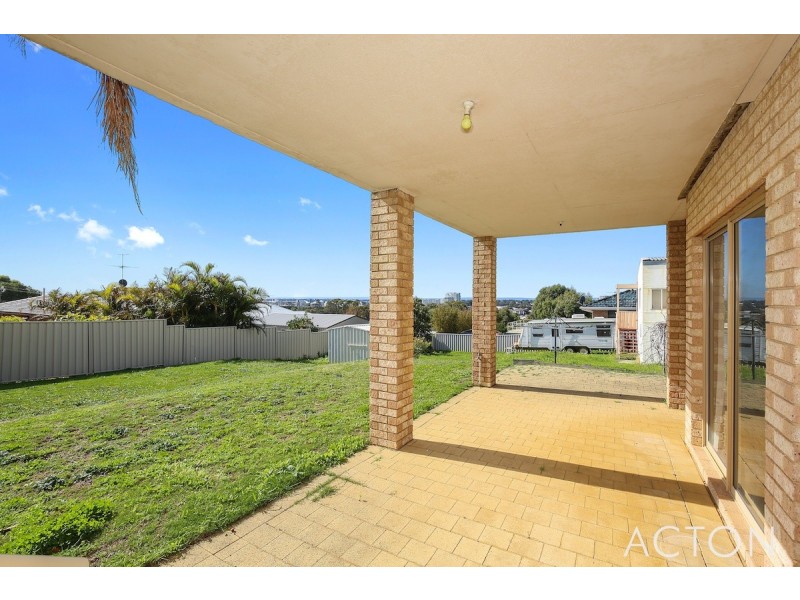 3 Muir Place, Halls Head WA 6210