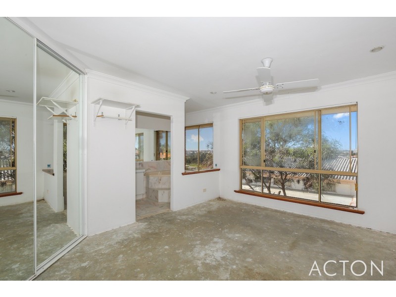 3 Muir Place, Halls Head WA 6210