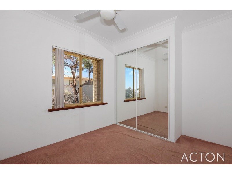 3 Muir Place, Halls Head WA 6210
