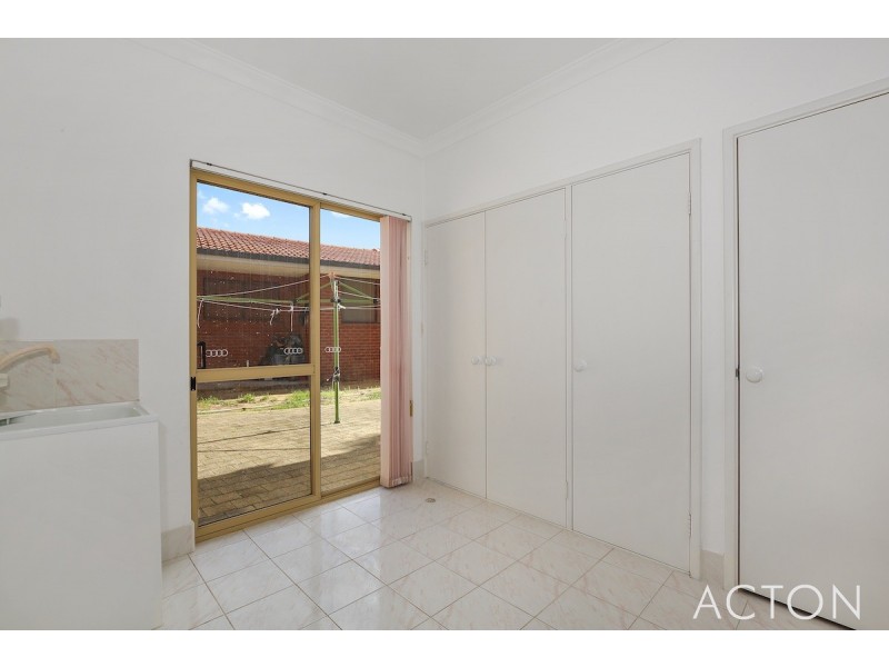 3 Muir Place, Halls Head WA 6210