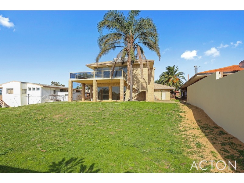 3 Muir Place, Halls Head WA 6210