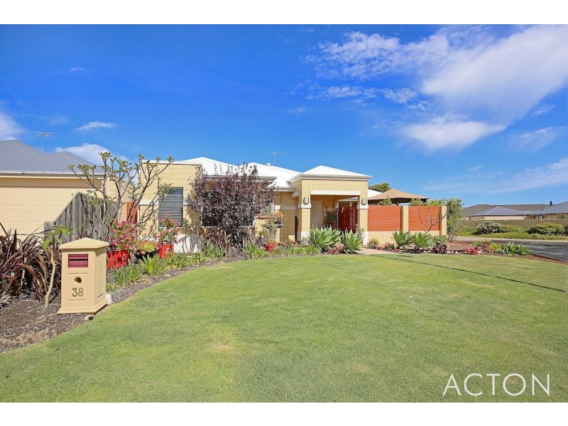 38 Carissa Turn, Halls Head WA 6210